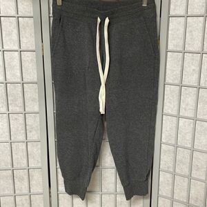 Amazon Essentials Women's Relaxed Fit, Grey Fleece Jogger Sweatpant, Size Small